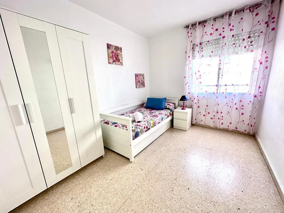 Apartamento Gran Apartamento En Primera Linea De Playa, La Cala Del Moral 0*,  España